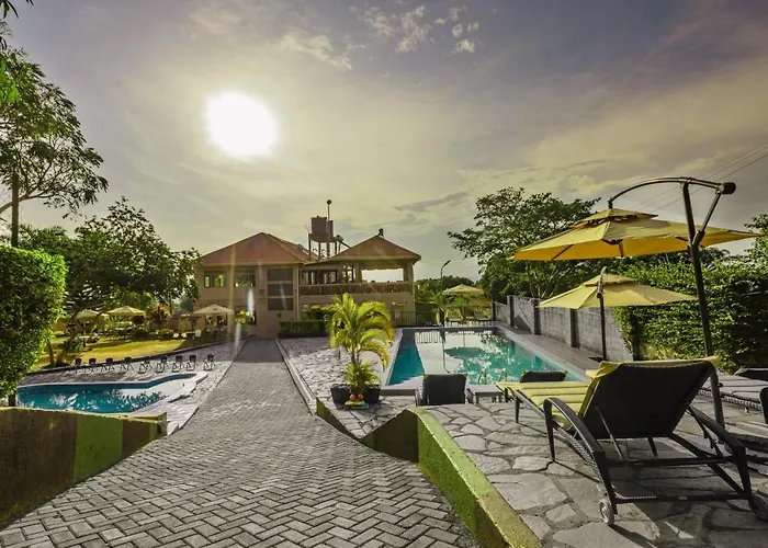 Luxury hotel only: Santa Maria Hotel Entebbe